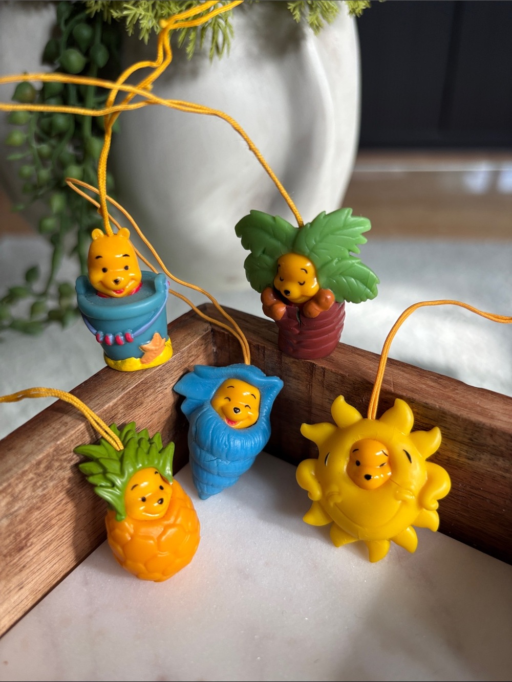 (5) TOMY Winnie the Pooh - Peek-a-Pooh Series 14 (Summer Splash) Danglers